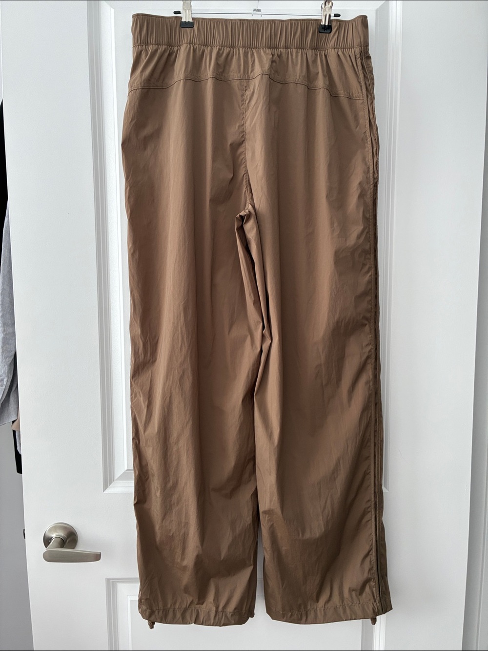 NWOT Athleta Size M Waterproof Rise Pant